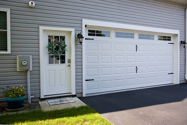 24/7 Emergency Garage Door Panel Replacement experts in Houston, AK